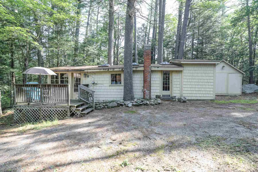24 Massasecum Avenue Bradford NH 03221