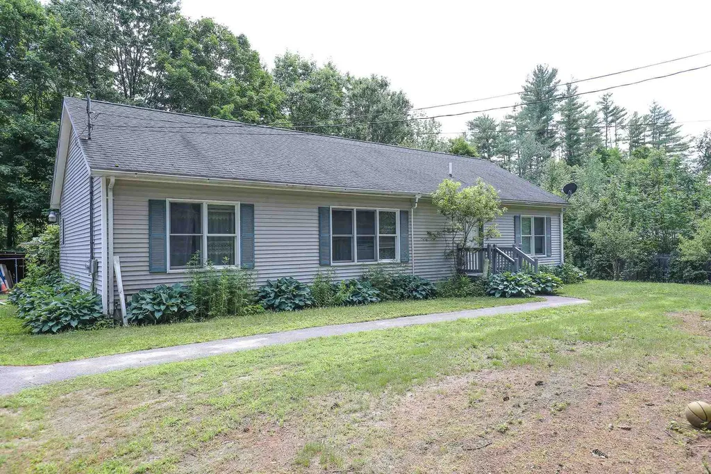 93 Gould Pond Road Hillsborough NH 03244