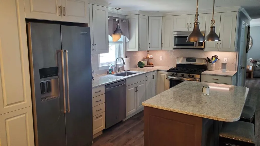 27 Roy Street Nashua NH 03060