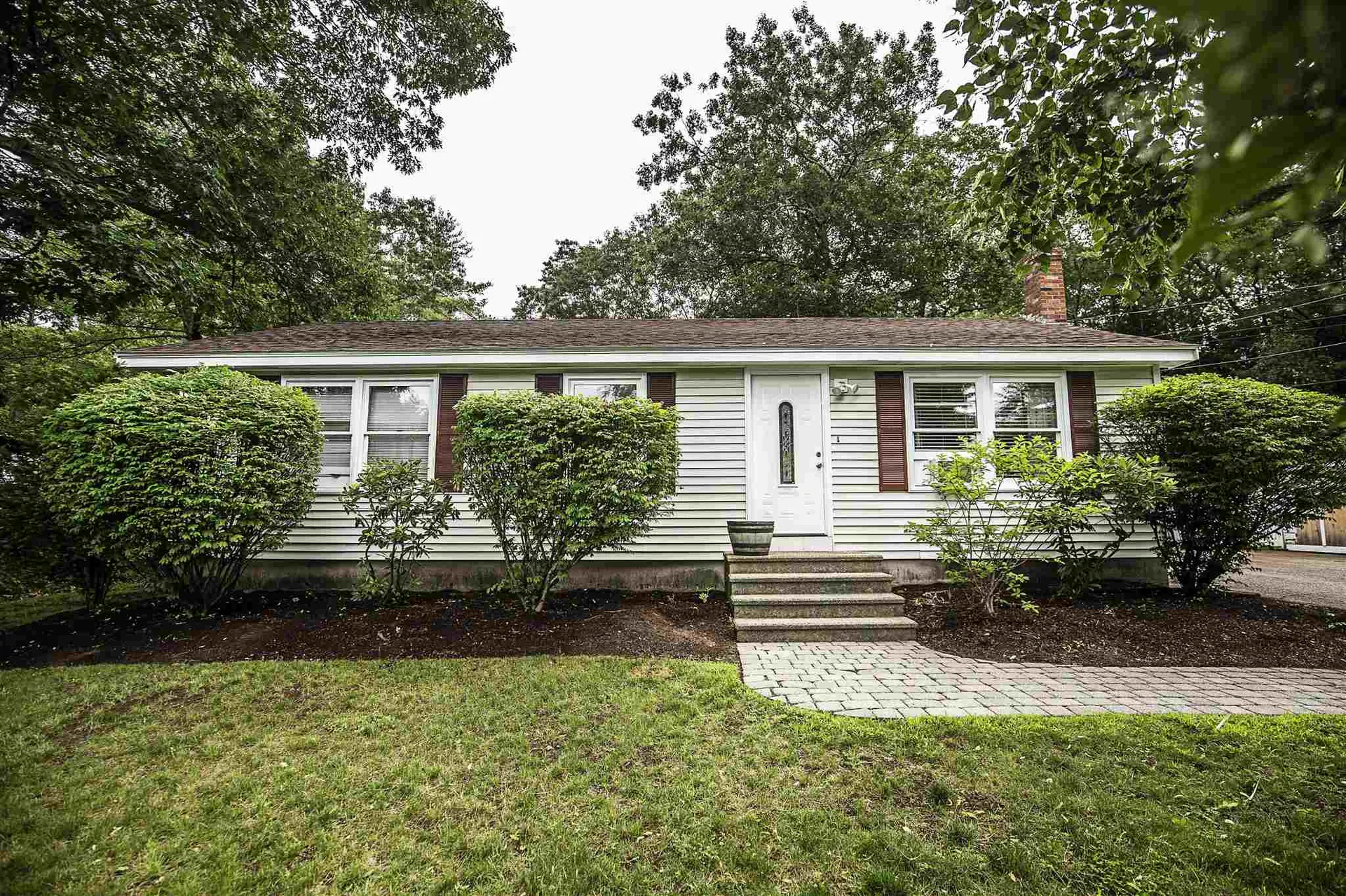82 Riverside Drive Fremont NH 03044