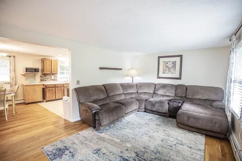 82 Riverside Drive Fremont NH 03044