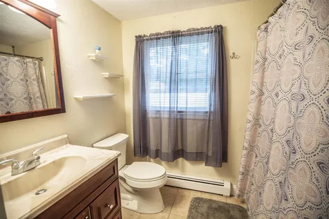 82 Riverside Drive Fremont NH 03044