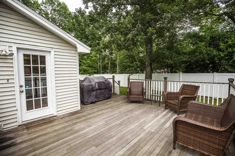 82 Riverside Drive Fremont NH 03044