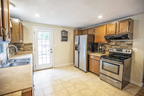82 Riverside Drive Fremont NH 03044