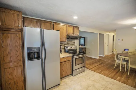 82 Riverside Drive Fremont NH 03044