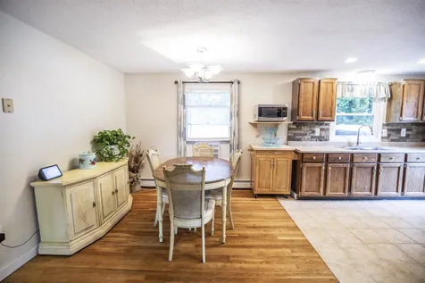 82 Riverside Drive Fremont NH 03044