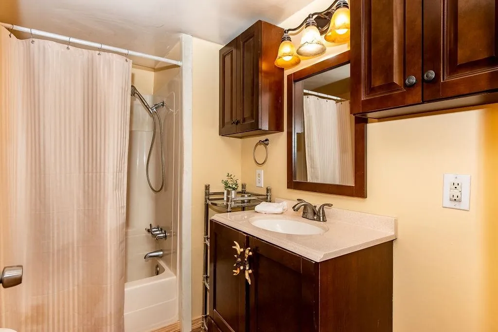 105 Harvey Lake Road Northwood NH 03261
