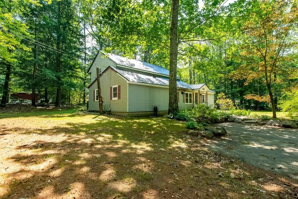 105 Harvey Lake Road Northwood NH 03261