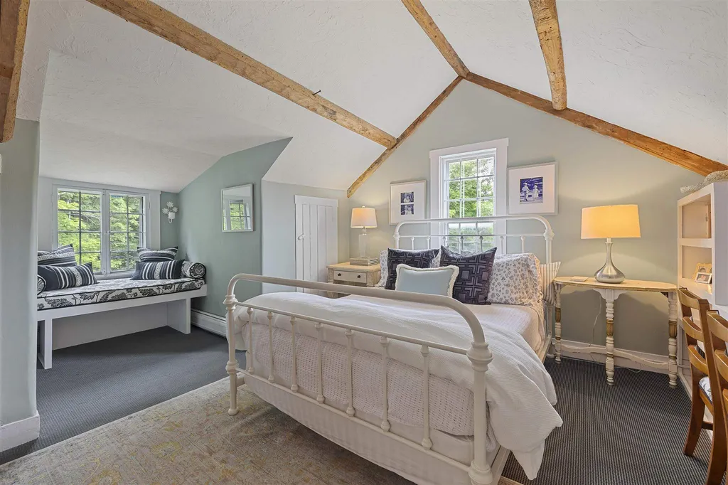228 Davis Hill Road New London NH 03257