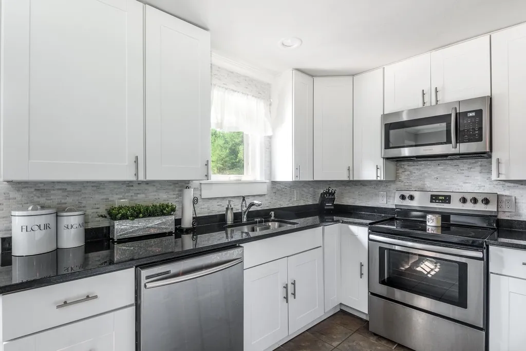132 Union Road Stratham NH 03885