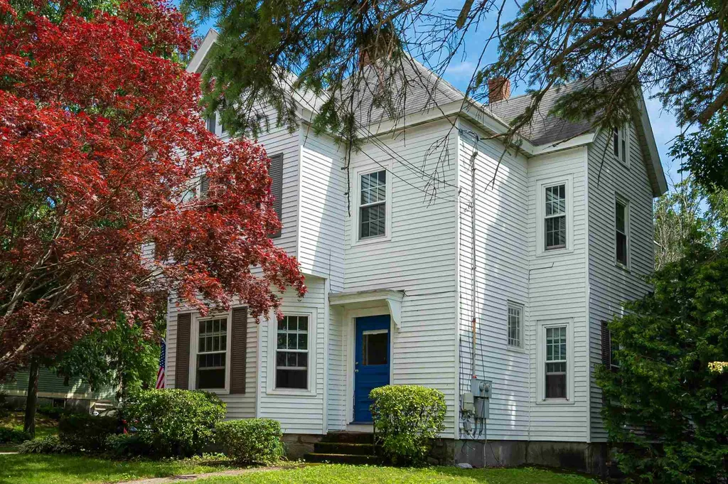 17 Courtland Street Nashua NH 03064