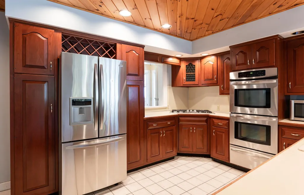 17 Courtland Street Nashua NH 03064