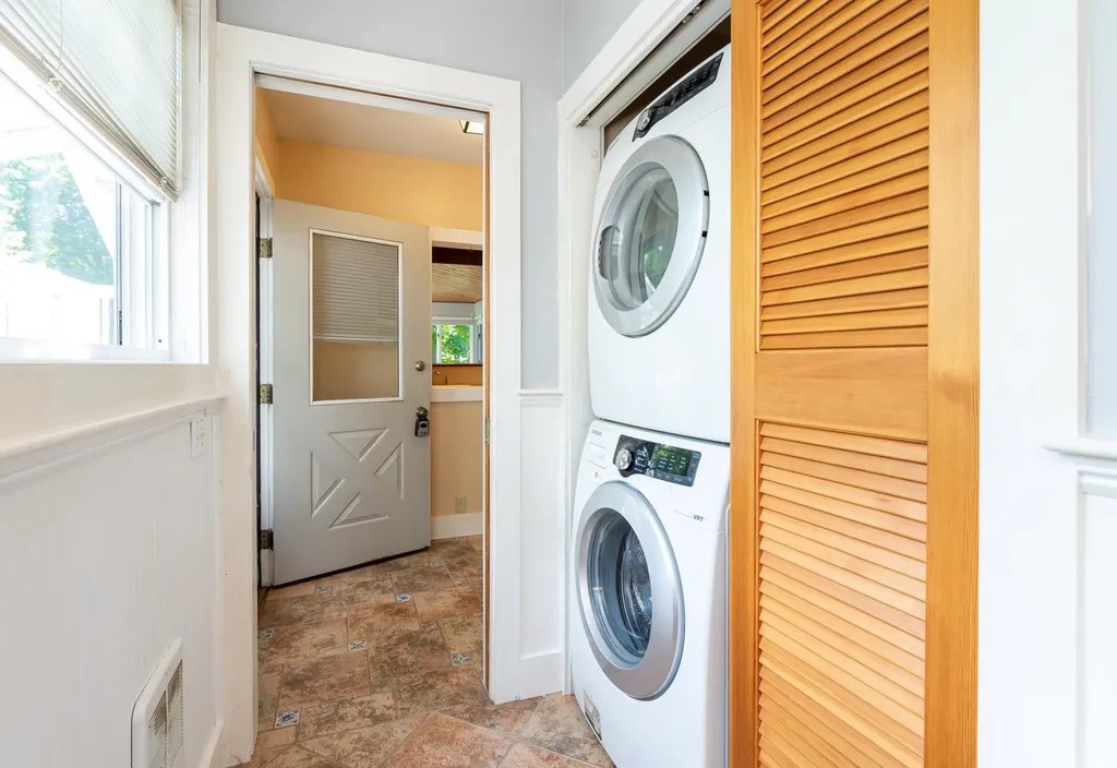 17 Courtland Street Nashua NH 03064
