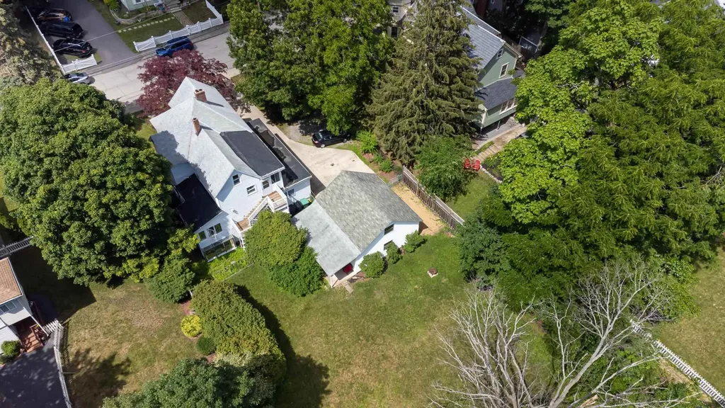 17 Courtland Street Nashua NH 03064
