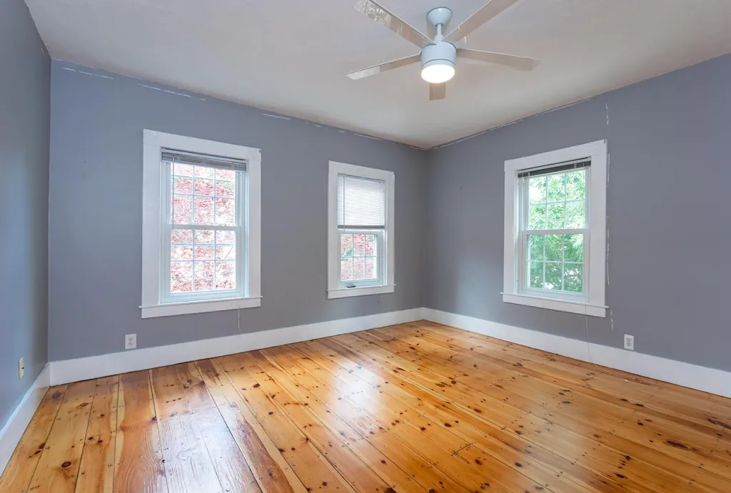 17 Courtland Street Nashua NH 03064