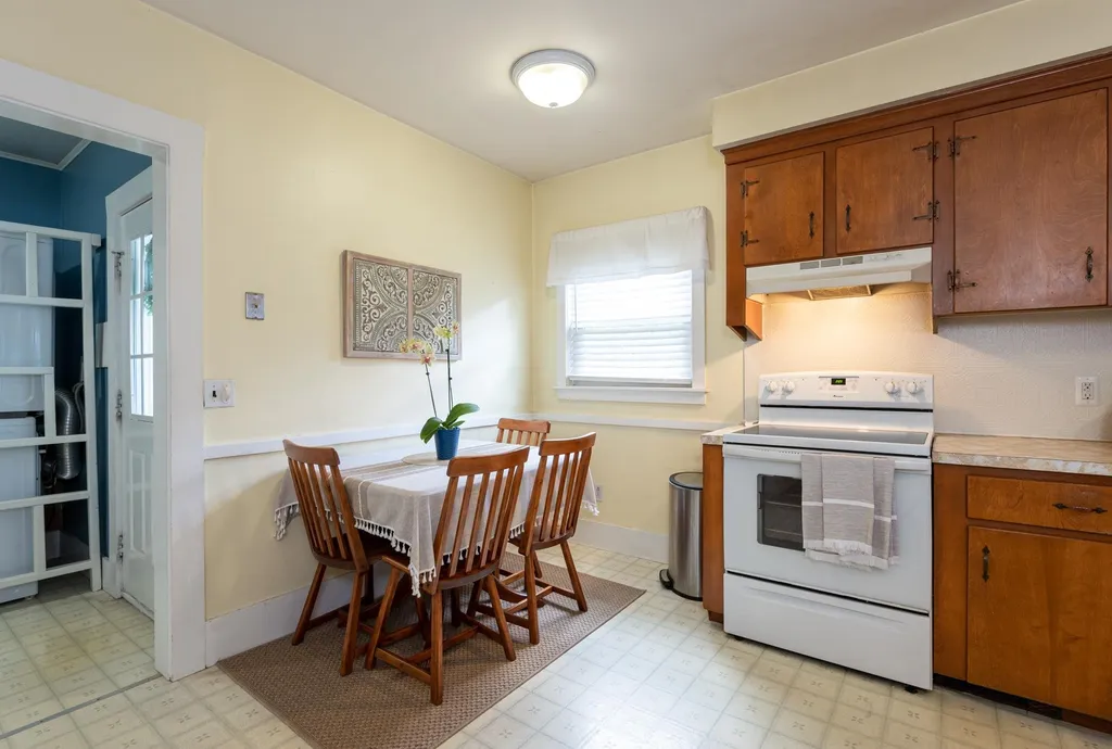 17 Courtland Street Nashua NH 03064
