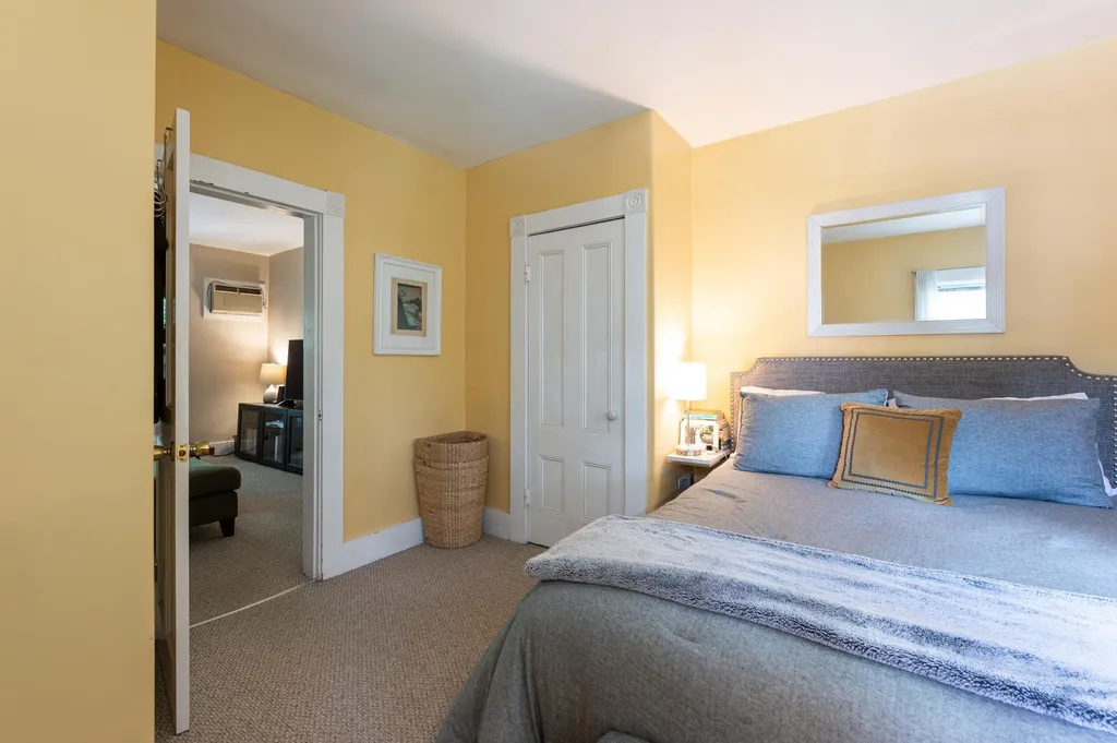 17 Courtland Street Nashua NH 03064