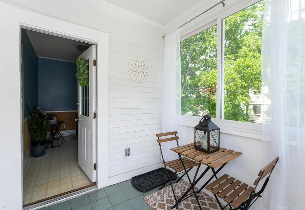 17 Courtland Street Nashua NH 03064