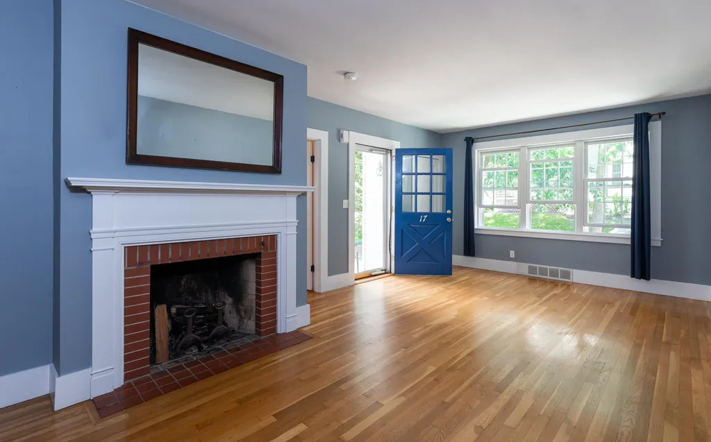 17 Courtland Street Nashua NH 03064