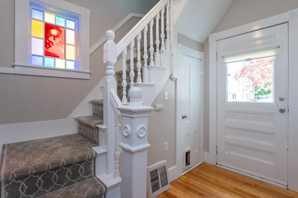 17 Courtland Street Nashua NH 03064