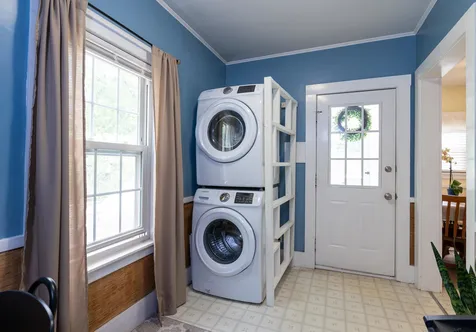 17 Courtland Street Nashua NH 03064