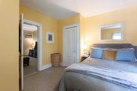 17 Courtland Street Nashua NH 03064