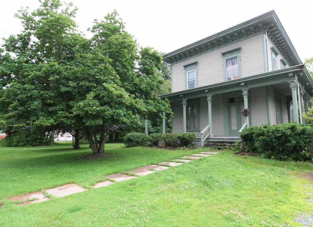 228 River Street Bethel VT 05032