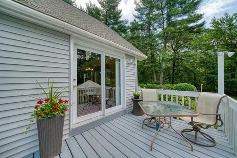 157 High Range Road Londonderry NH 03053