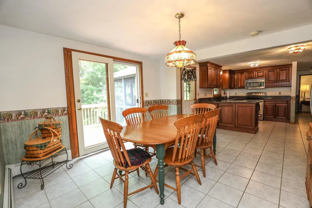 14 Andrew Circle Hampstead NH 03841