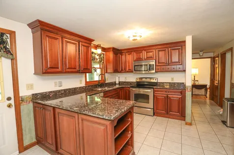 14 Andrew Circle Hampstead NH 03841