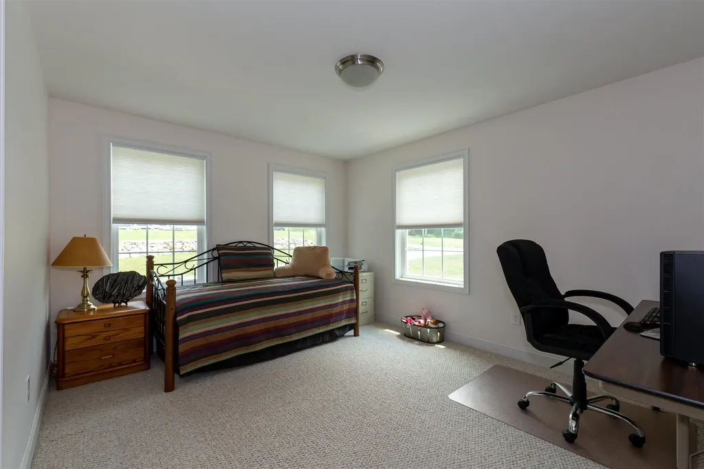 27 Nathaniel Way Auburn NH 03032