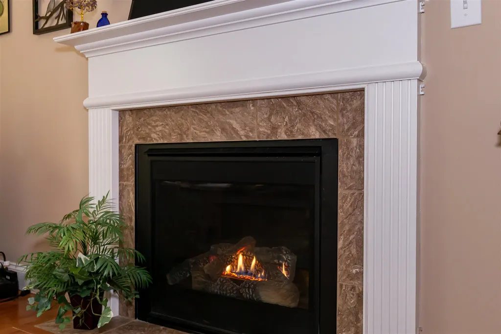 27 Nathaniel Way Auburn NH 03032