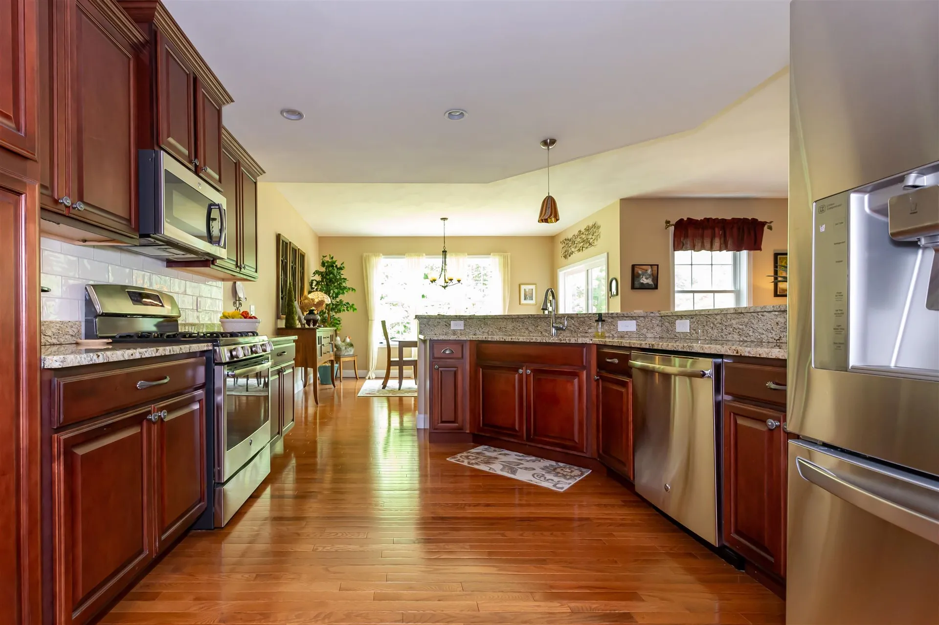 27 Nathaniel Way Auburn NH 03032