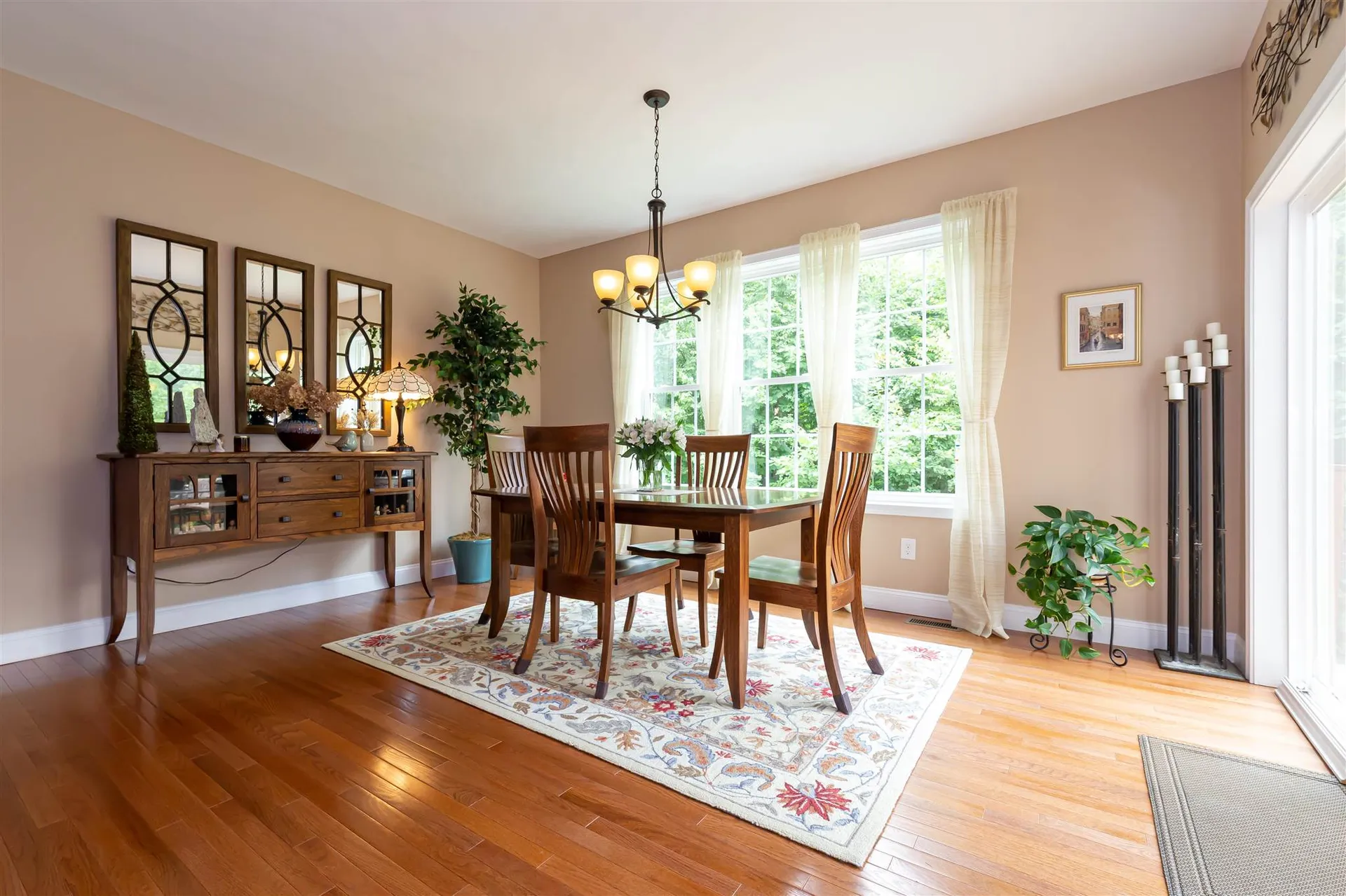 27 Nathaniel Way Auburn NH 03032