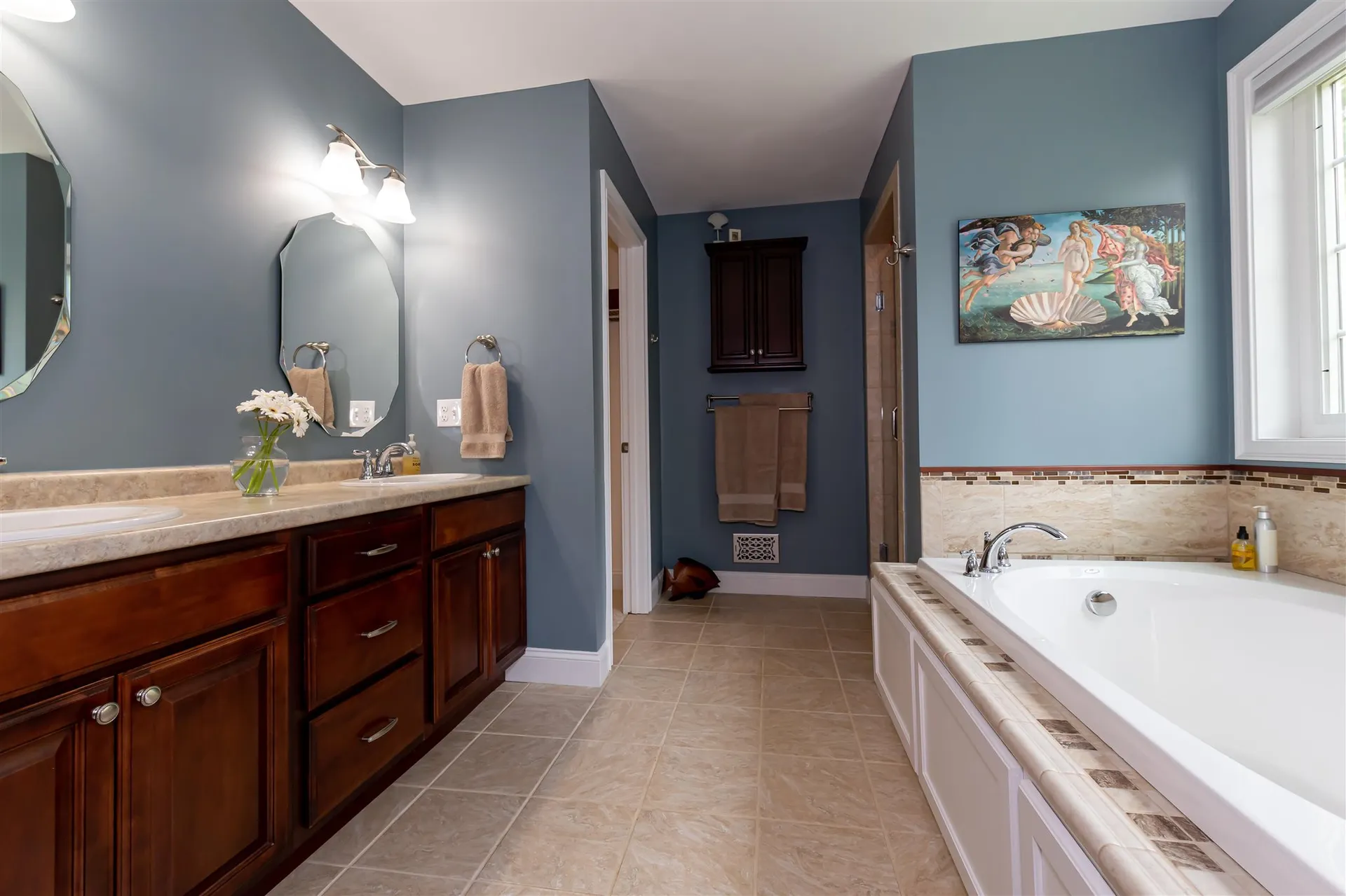 27 Nathaniel Way Auburn NH 03032
