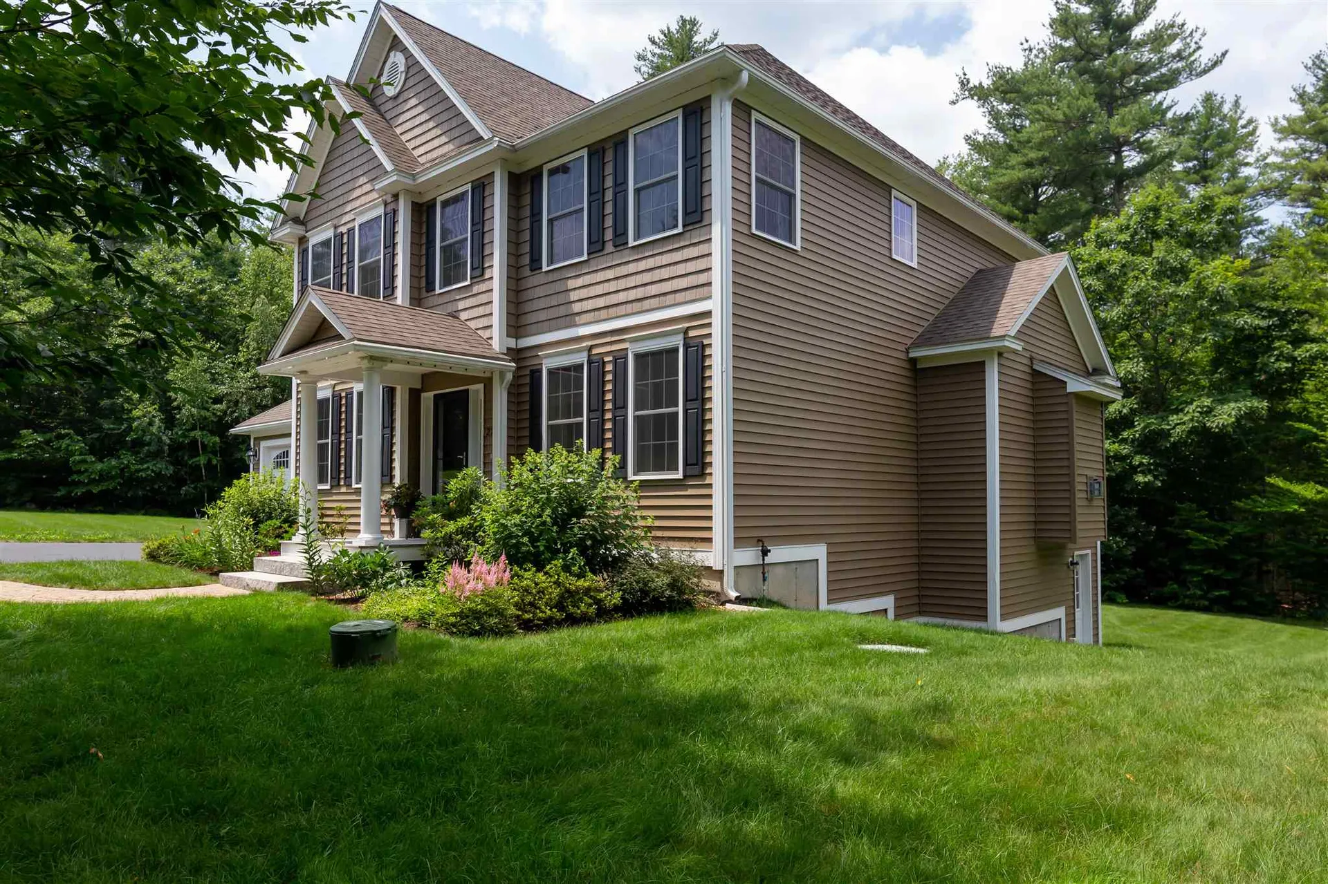27 Nathaniel Way Auburn NH 03032