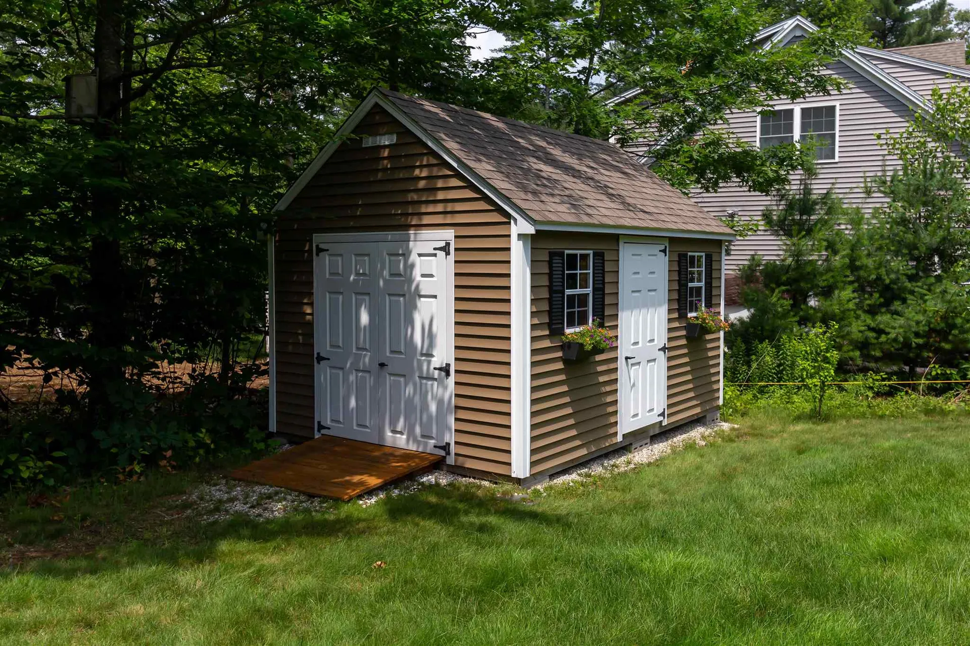 27 Nathaniel Way Auburn NH 03032
