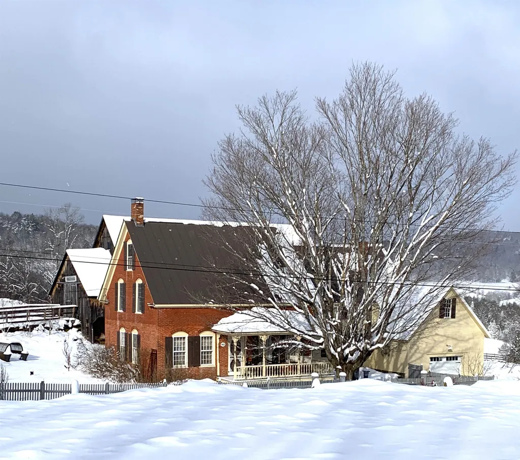 271 Whitney Hill Road Tunbridge VT 05077