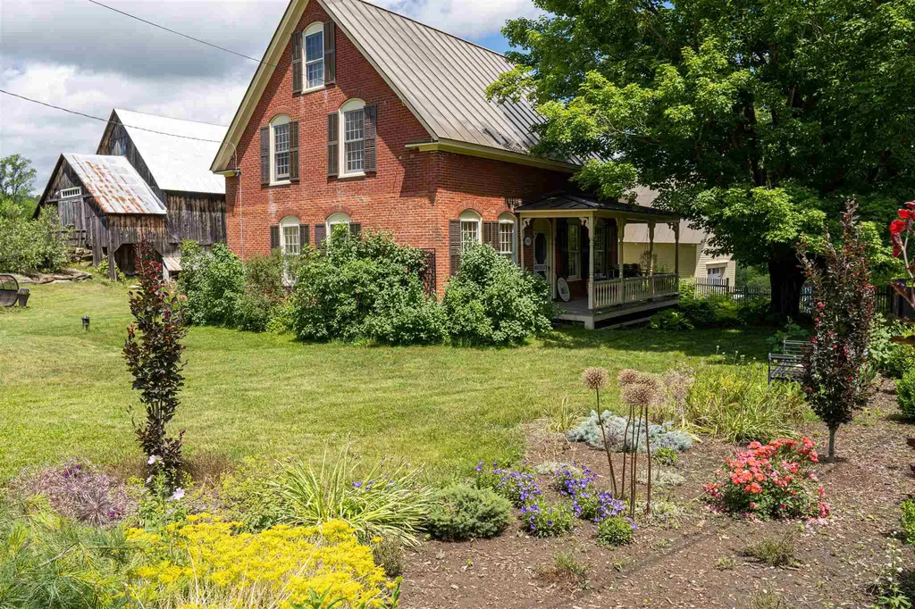 271 Whitney Hill Road Tunbridge VT 05077