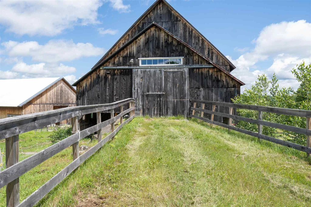 271 Whitney Hill Road Tunbridge VT 05077