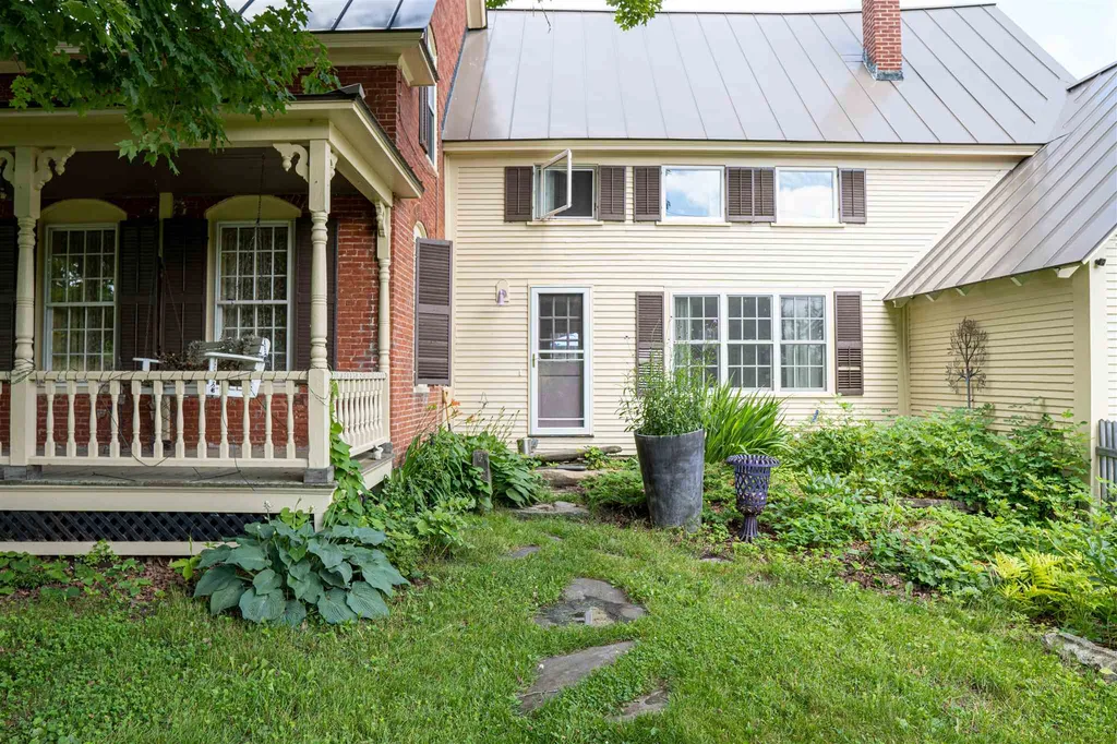 271 Whitney Hill Road Tunbridge VT 05077