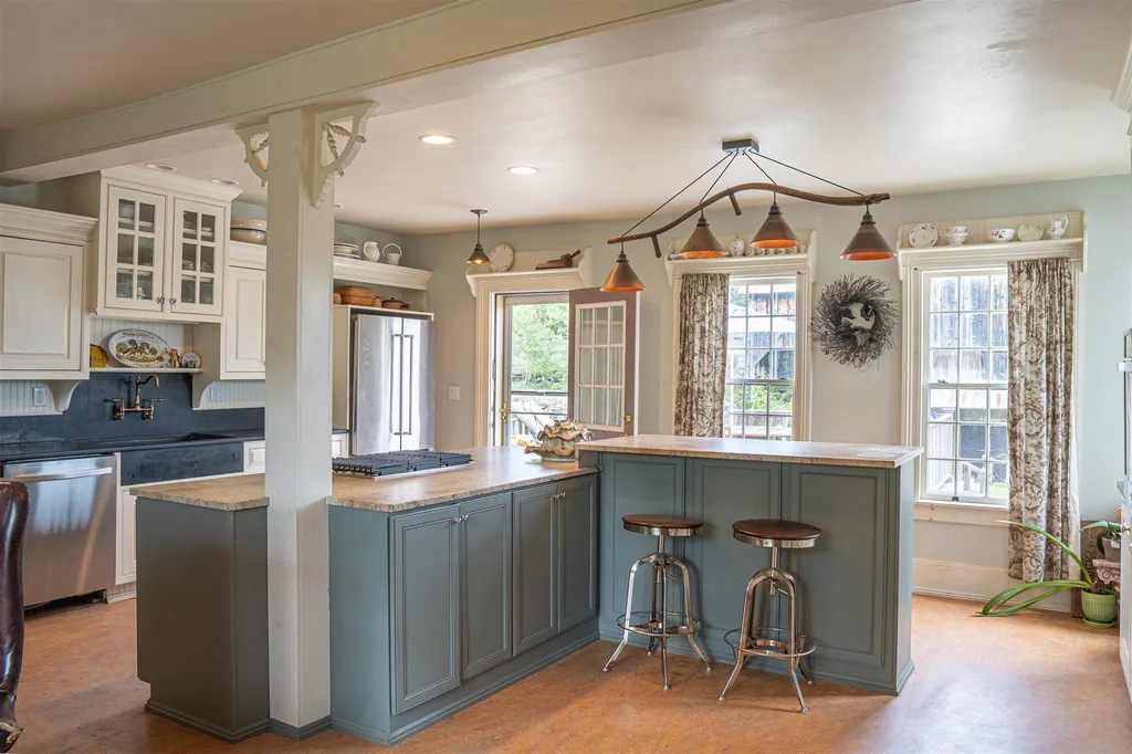 271 Whitney Hill Road Tunbridge VT 05077