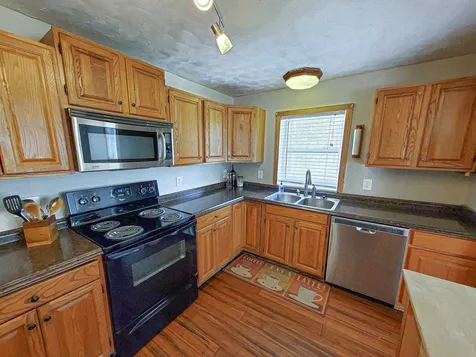 89 Lane Road Holderness NH 03245