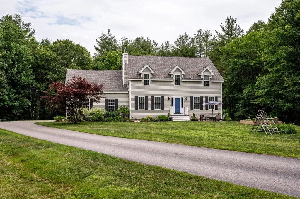 18 Elder Osborne Drive Lee NH 03861