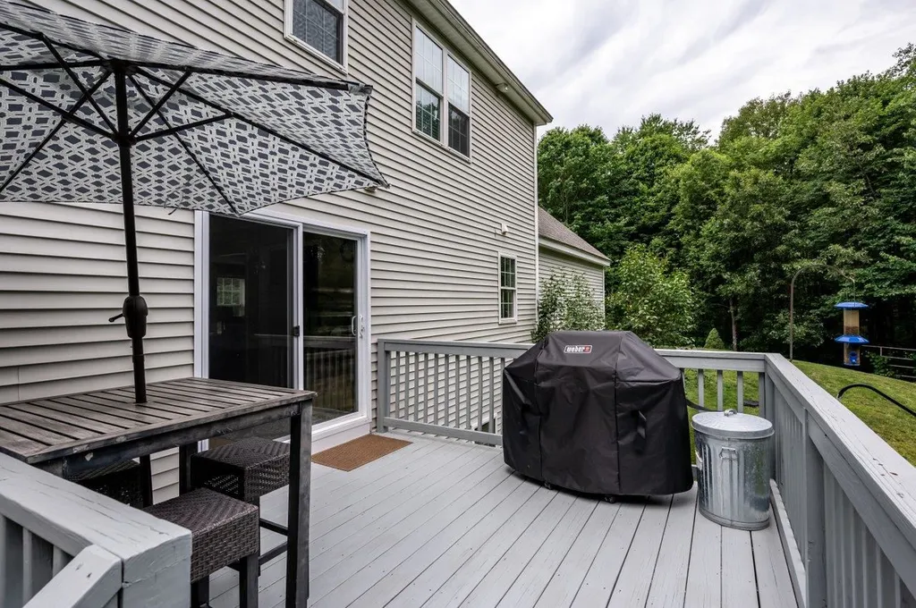 18 Elder Osborne Drive Lee NH 03861