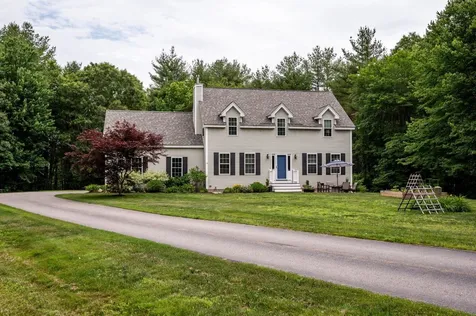 18 Elder Osborne Drive Lee NH 03861