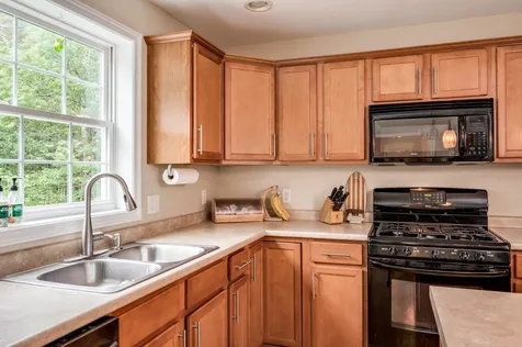 18 Elder Osborne Drive Lee NH 03861