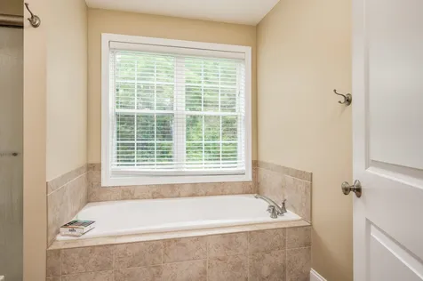 18 Elder Osborne Drive Lee NH 03861