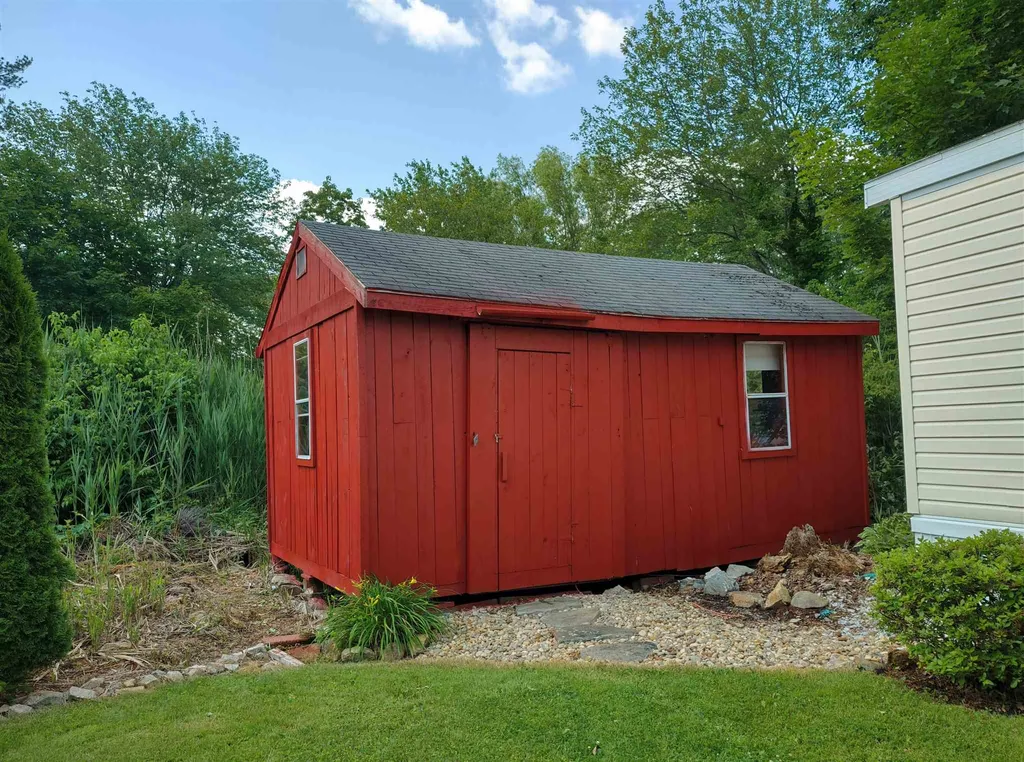 8 Beach Rose Lane North Hampton NH 03862