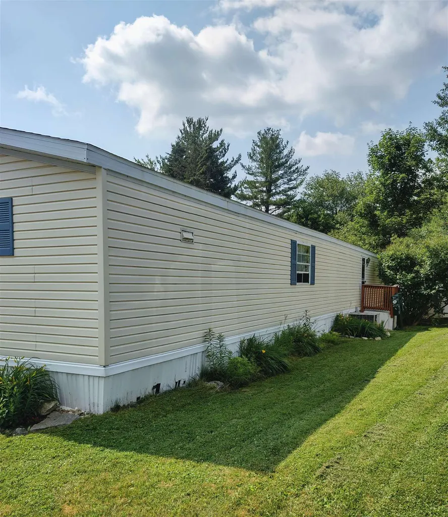 8 Beach Rose Lane North Hampton NH 03862